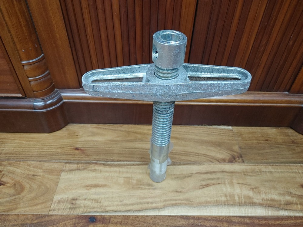 Adjustable Level Jack