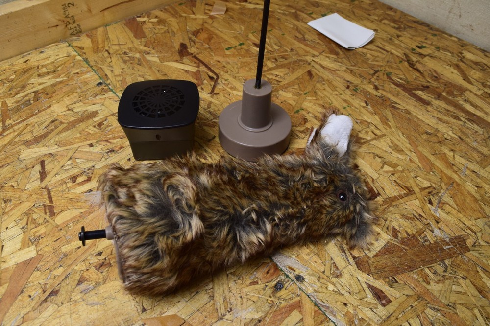 Open Box - Predator Pack Quiver Critter & Cryminator Decoy Pack