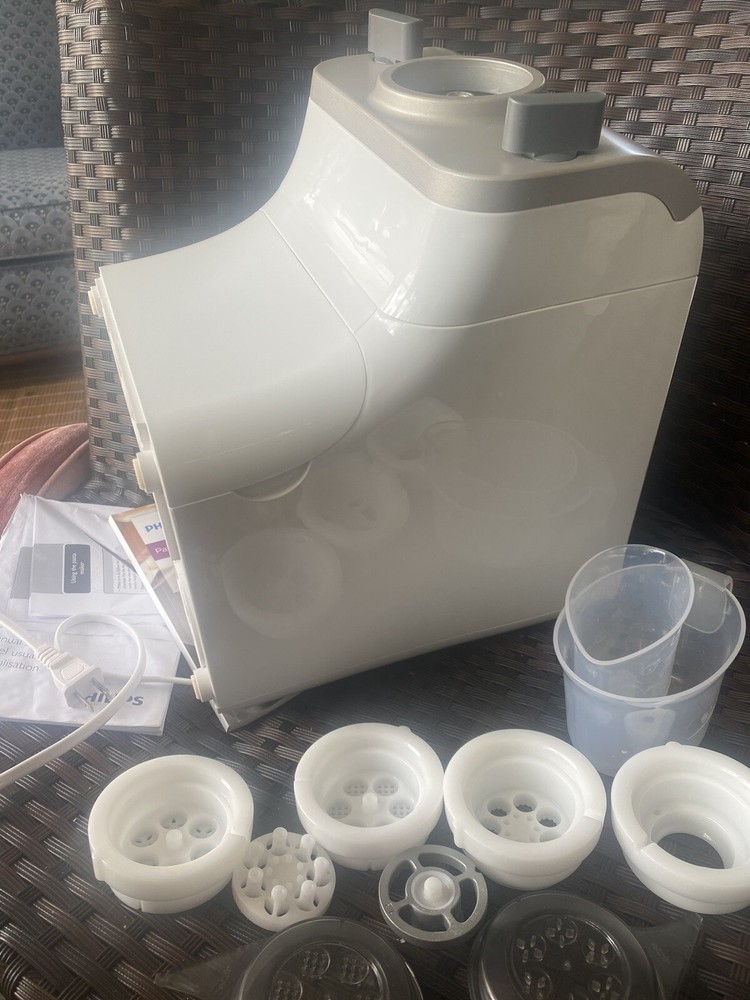 Philips HR2357/05 Advanced Automatic Pasta and Noodle Maker W/ Accessories