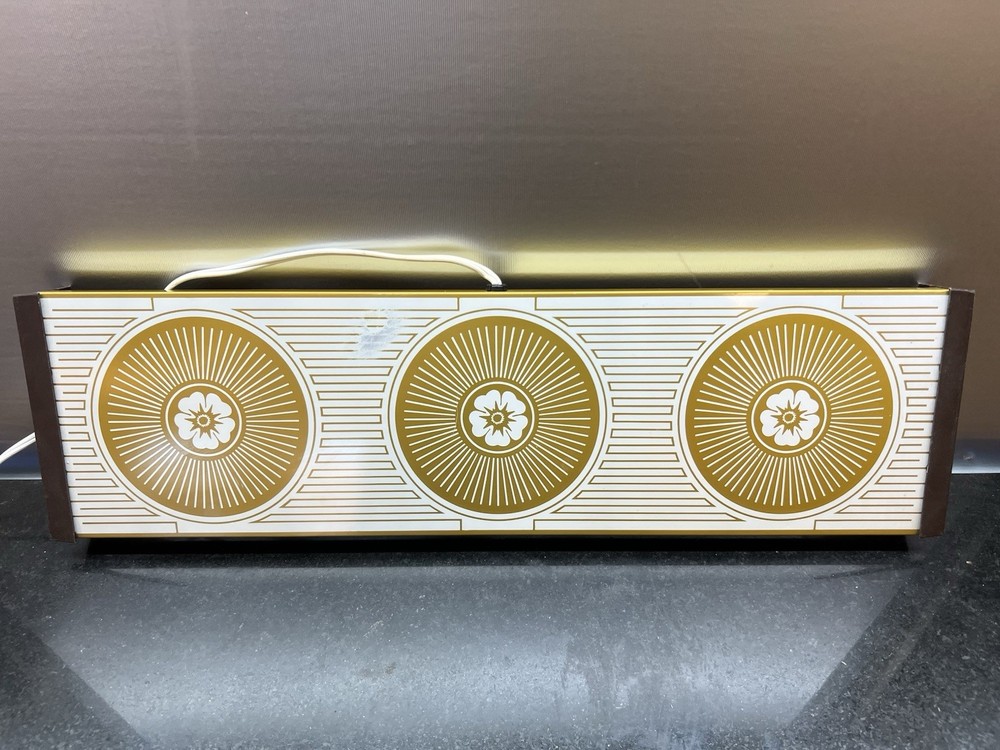Vintage Warming Tray With Flower Pattern Design - Working