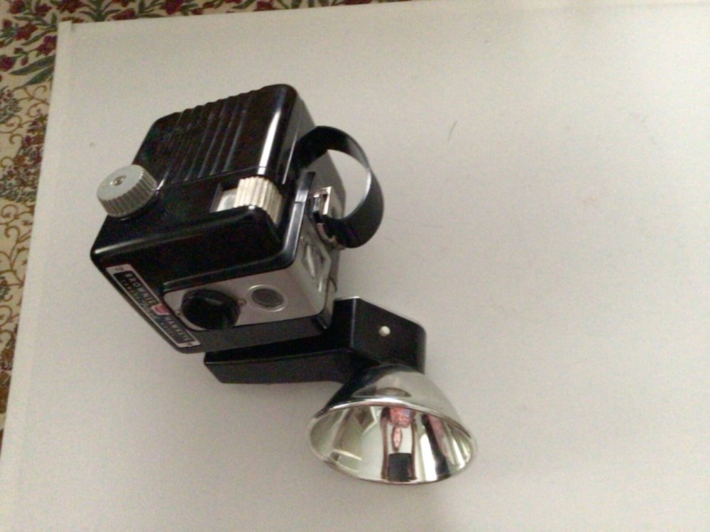 Brownie kodak Hawkeye camera flash kodalite midget flashholder