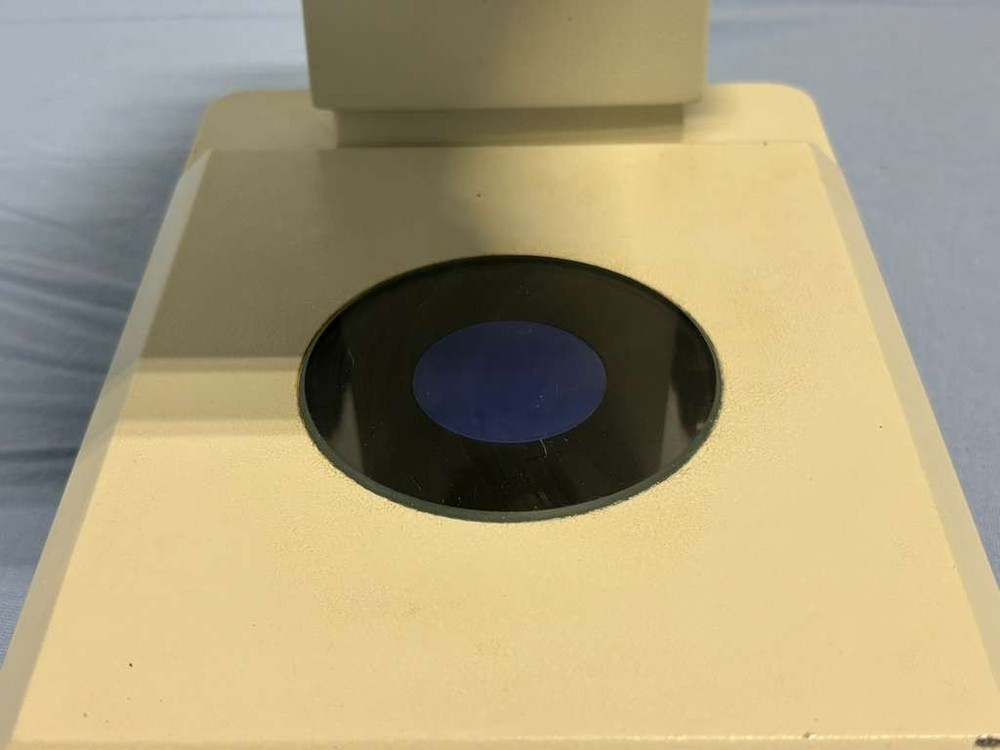 Leica Zoom 2000 Illuminated Stereo Microscope Model Z45V