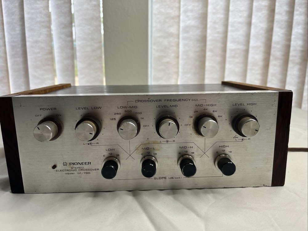 Vintage Pioneer SF-700 Stereo Electronic Network Equalizer, Powers On