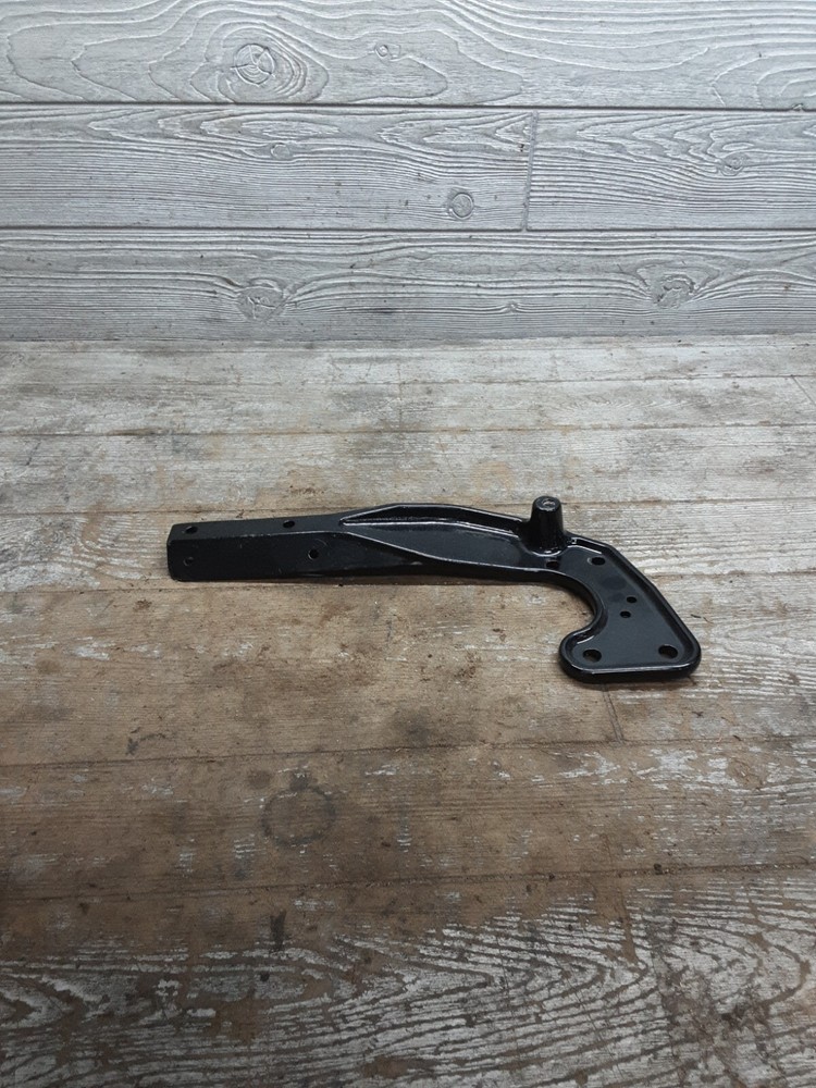 Harley-Davidson Electra Fatboy Rear Exhaust Pipe Muffler Support Mount Bracket