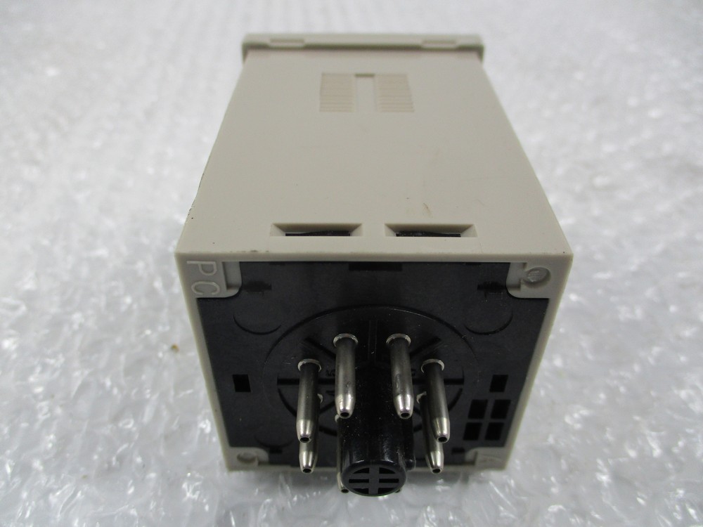OMRON H3CR-G8EL TIMER NSNP