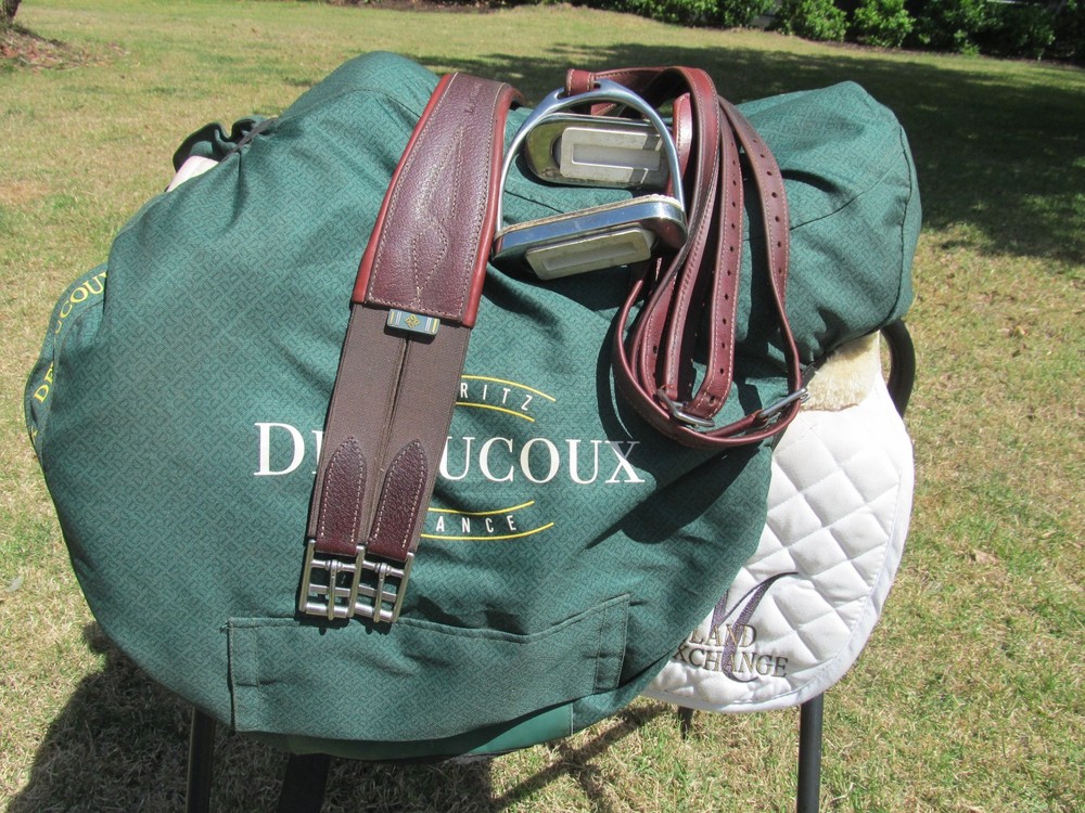 17.5" DEVOUCOUX ENARA jumping saddle(CRYSTALS)-(INCLUDES ACCESSORIES) 2024 MODEL