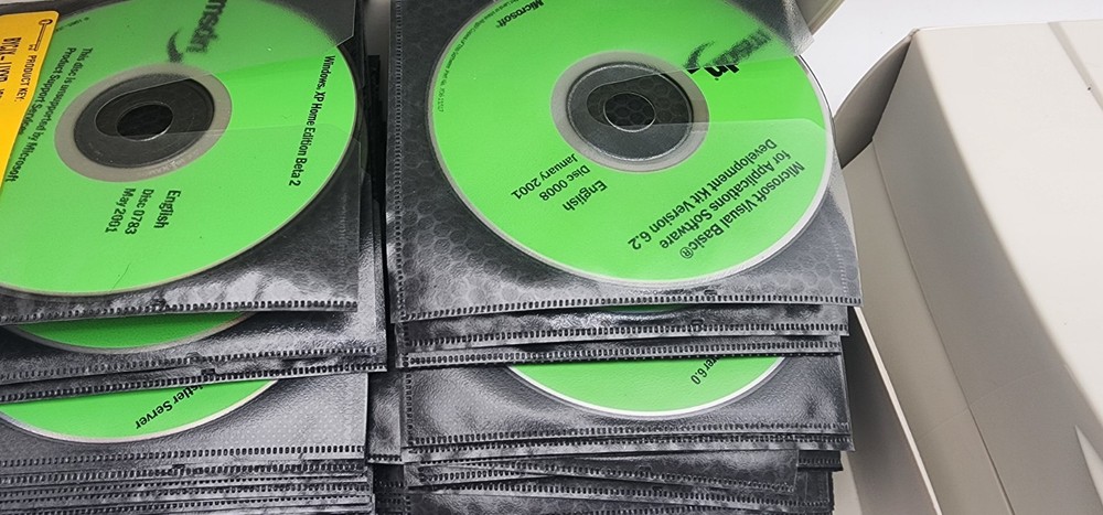 400 Discs Microsoft MSDN DVD CD Software Lot 2000-2008 w/ MSDN Cases