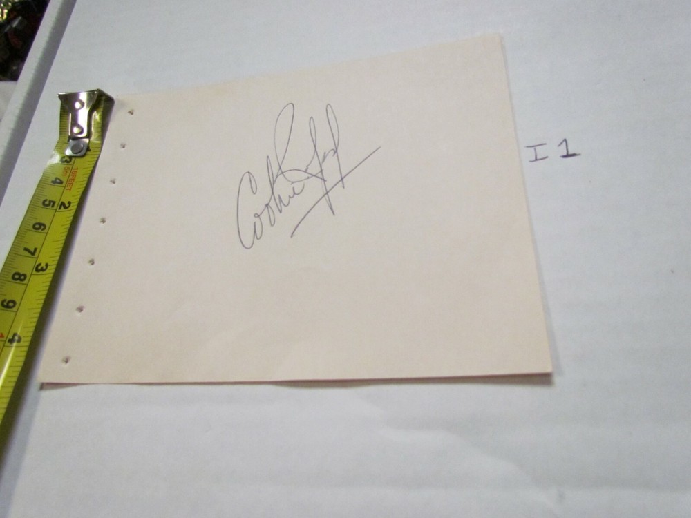 Cookie Rojas Autographed Cut / Paper