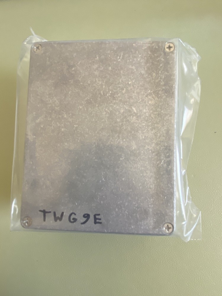 Mono Division Triangle Integrator Wave Converter Effects Pedal