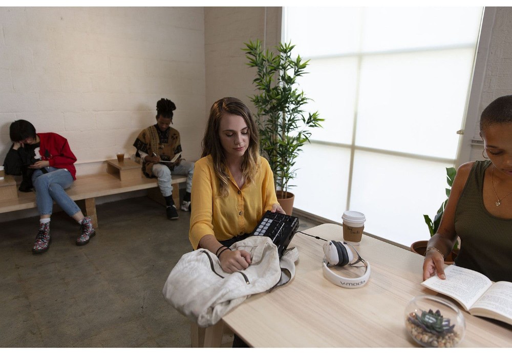 Roland MC-101 Groovebox