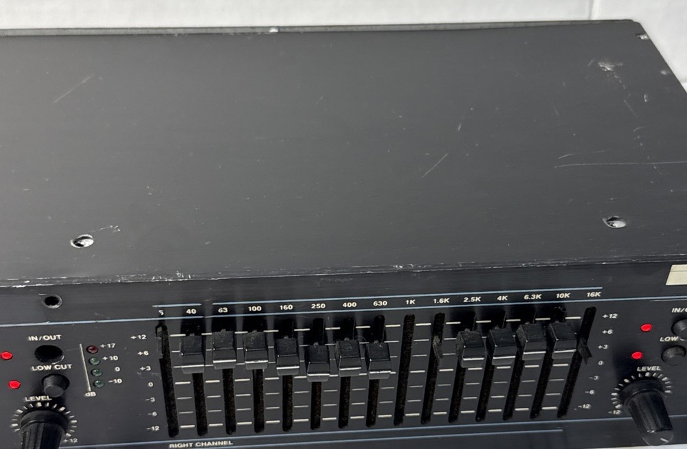 DOD R-830 C SERIES GRAPHIC EQUALIZER