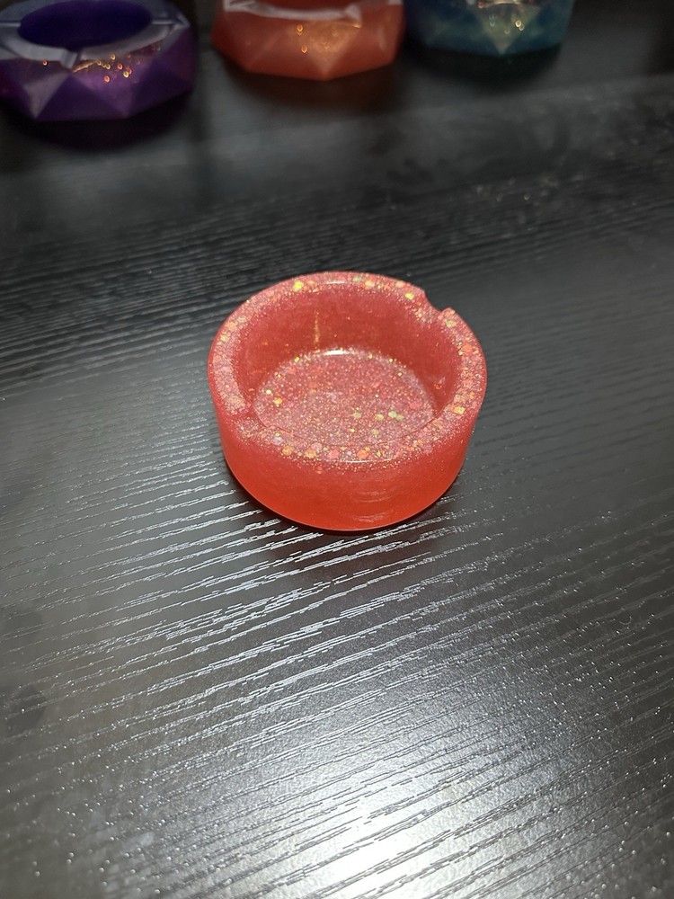 Small Resign Ash Tray