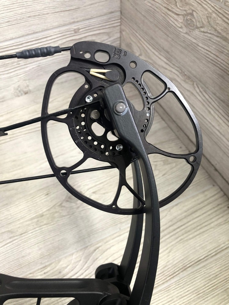 Darton Sequel 31 Left Handed 60-70lbs Black Bow