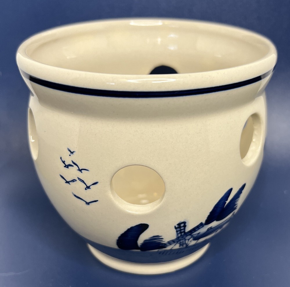 Blue & White Bulb Pot ~ Unmarked