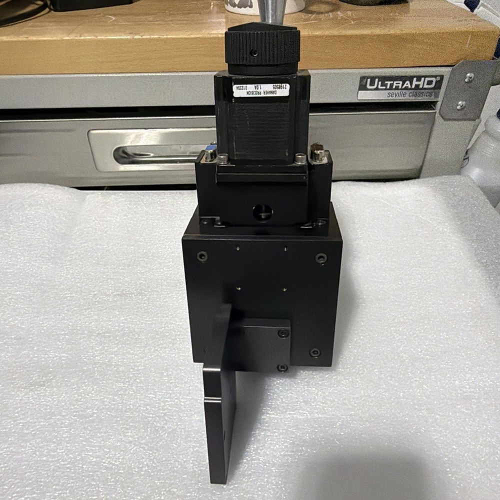DANAHER Precision Systems motorized precision stage NEMA23 with mounting bracket
