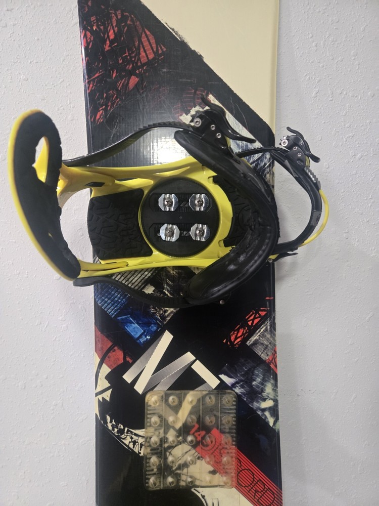 M3 Discord Snowboard 145 CM With K2 Sonic Bindings