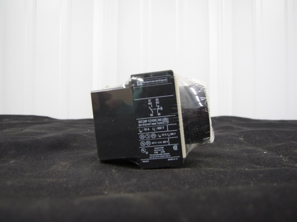 Telemecanique LA3-D20-A65 Timer Module 0.1-3s Range 10A