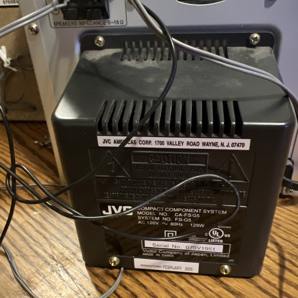 JVC FS-G5 Compact Component System 5 Disc CD AM/FM/MP3 USB/AUX Remote (READ)