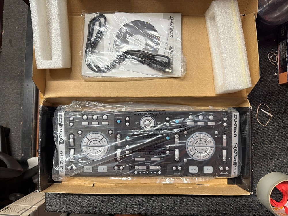 DJ-Tech DJ Keyboard USB DJ Controller Deckadance Mixing Board