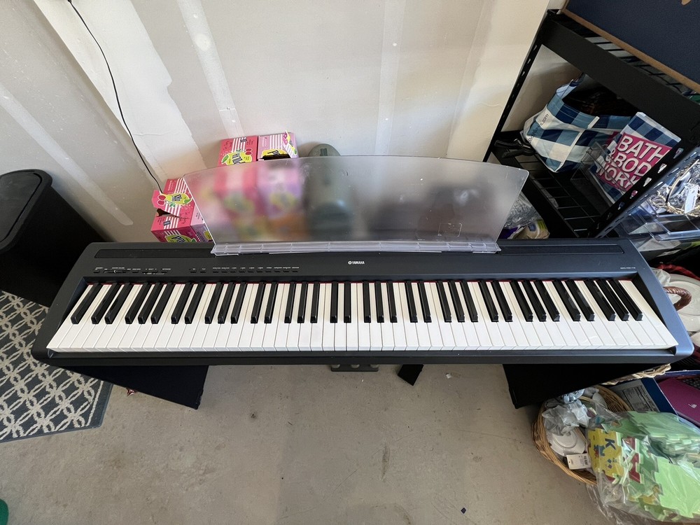 Yamaha P-85 Digital Piano