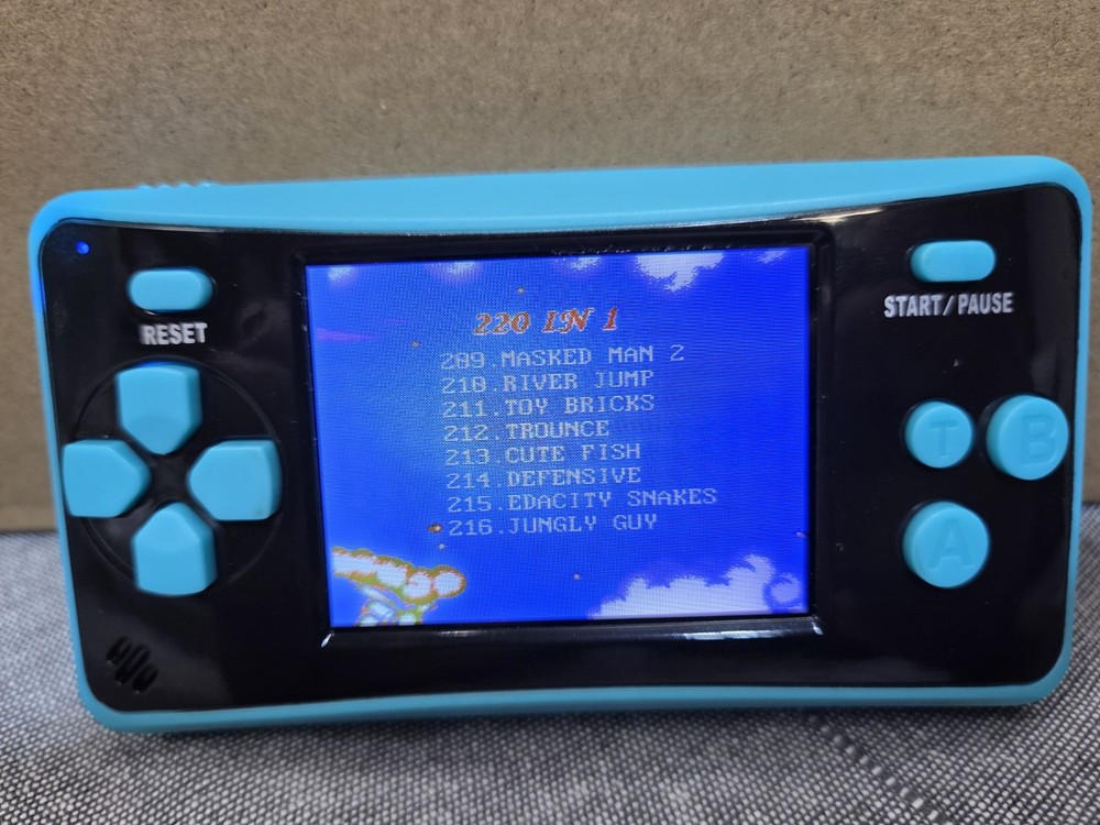 Aquarius Handheld Acade Game +220 Portable Game Console