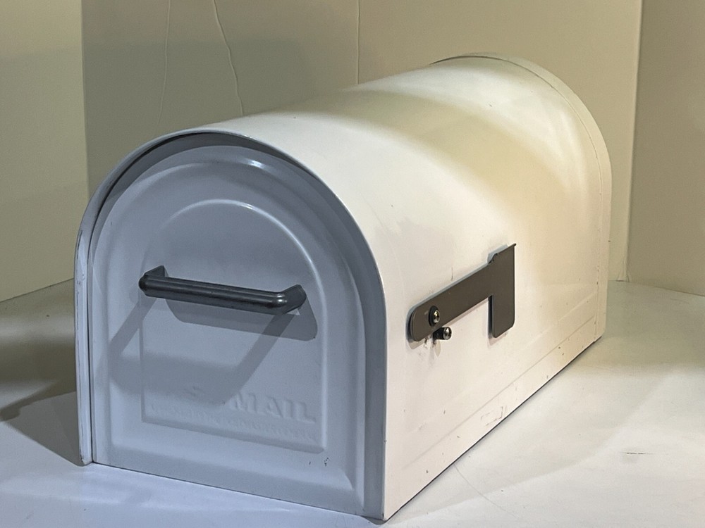 Solar Group Gibraltar Industries White Locking Mailbox Model No. MB-981W