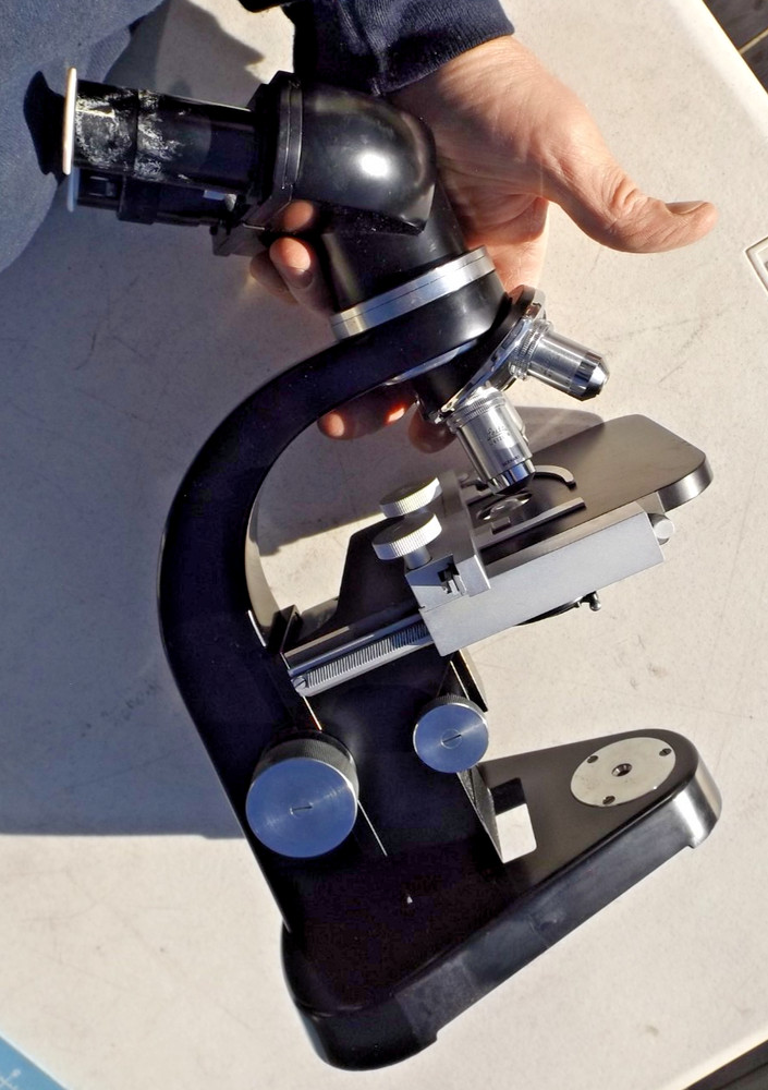 Used Ernst Leitz Wetzlar Microscope w/ case & lens & light