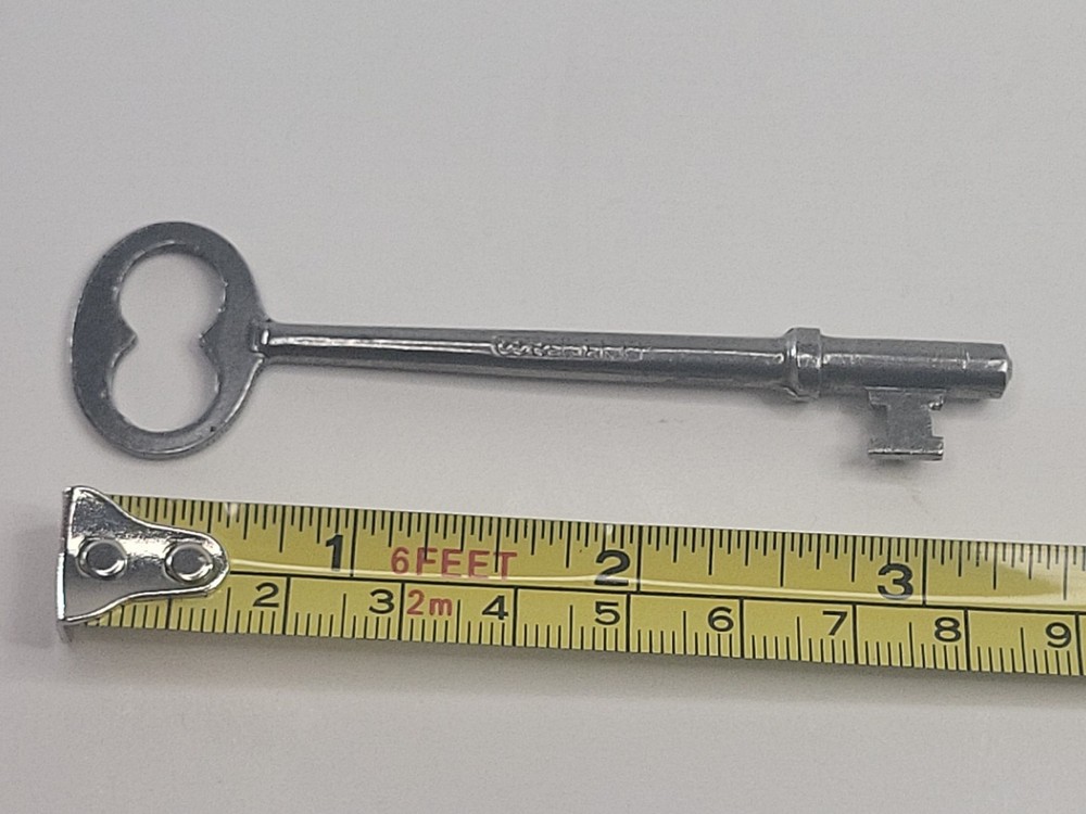 Vintage R&E Mfg Co Skeleton Key Solid Steel