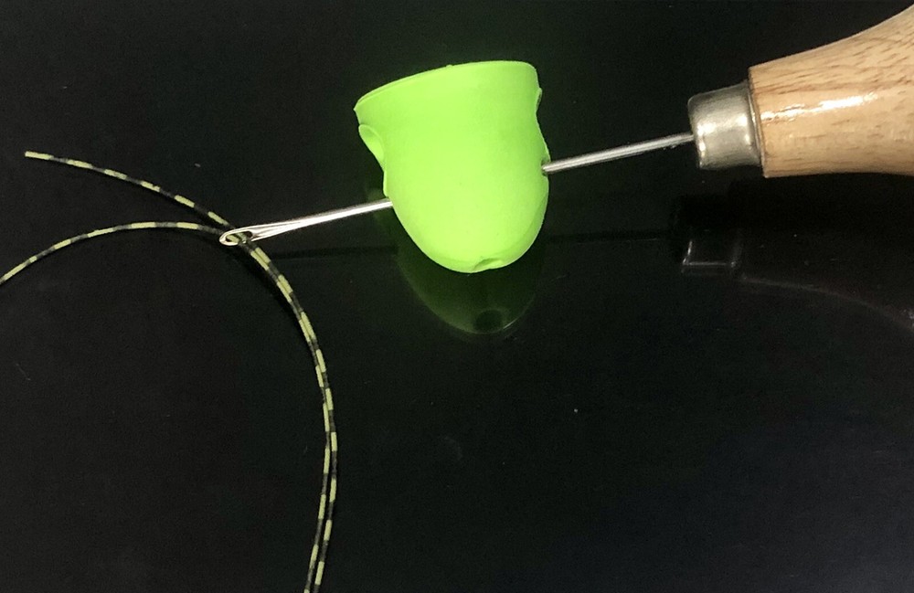 ZUDDY'S LEG PULLER. FLY TYING TOOL. PULLING RUBBER LEGS. POPPER, CRAFTS, PUNCH