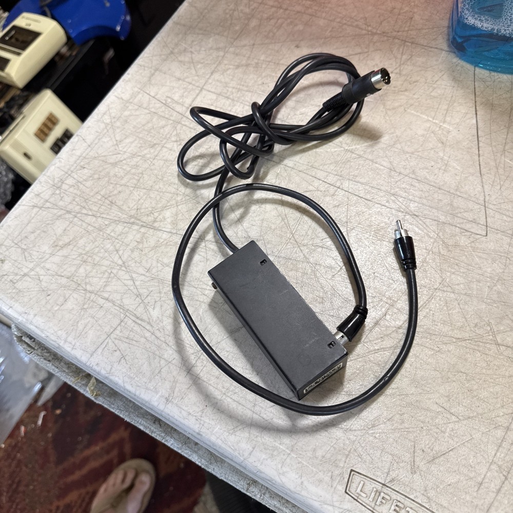 Commodore VIC 20 Personal Computer  Video Connect cable with box 321453-01