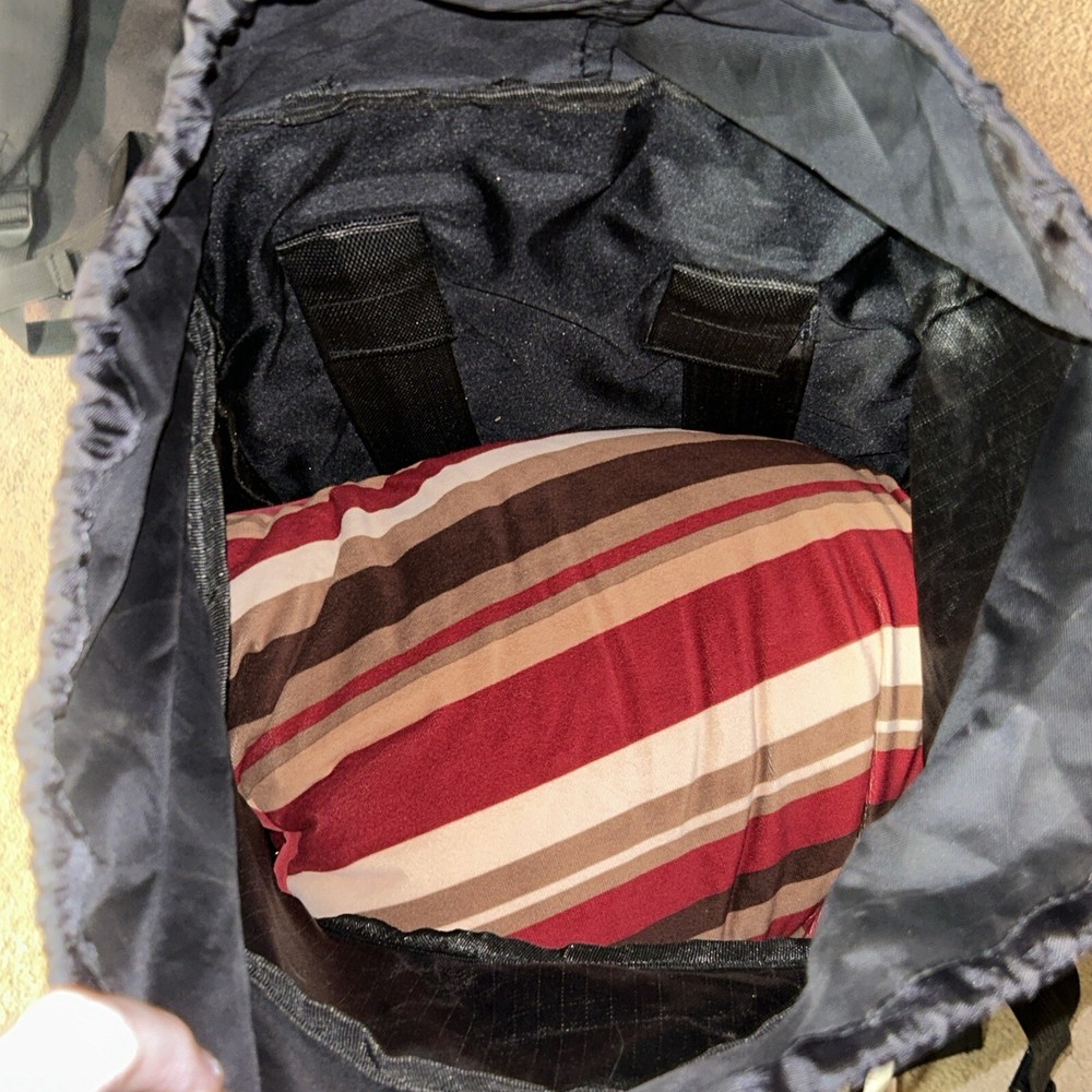 Outlander Extreme 80 Internal Frame Backpack W Attached Day Pack GUC