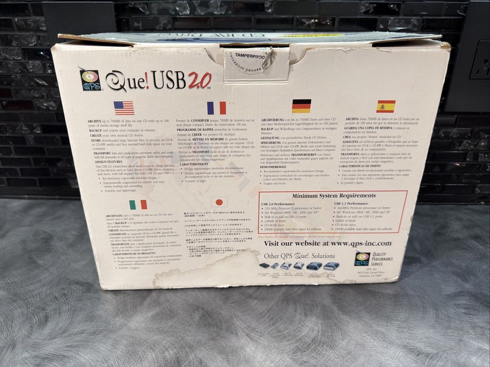 Que Drive USB QPS-525 with case, install CD, cables, charger