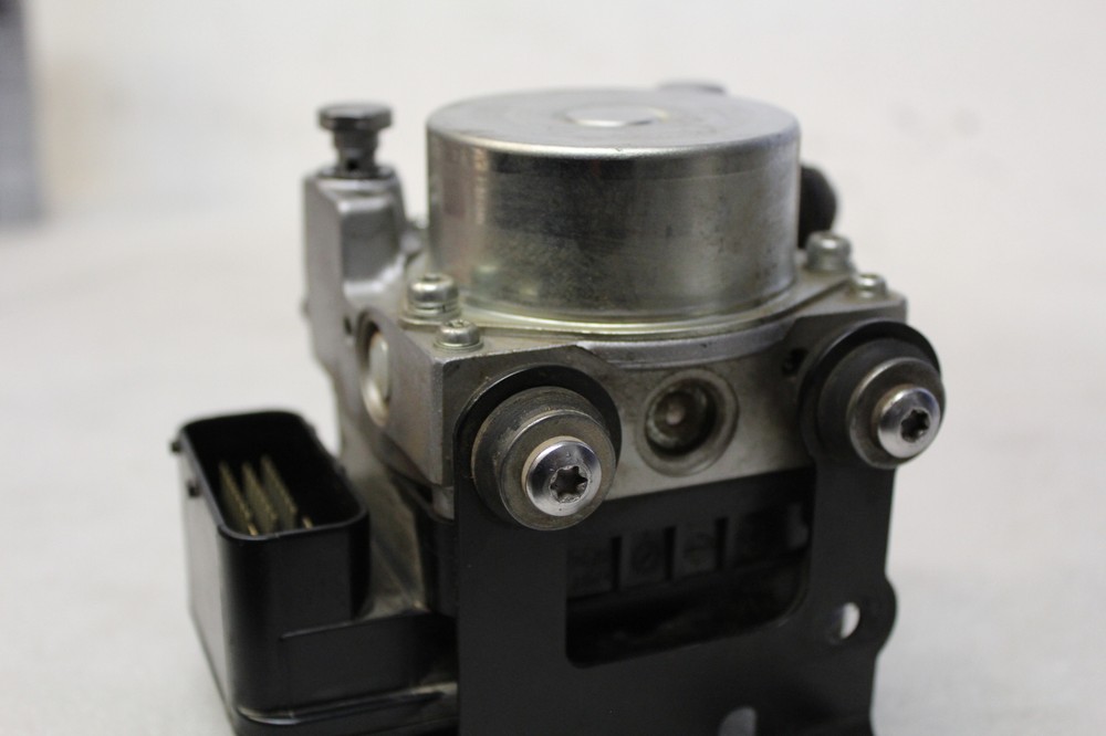 2014 Triumph Tiger Explorer XC ABS OEM ABS PUMP MODULE