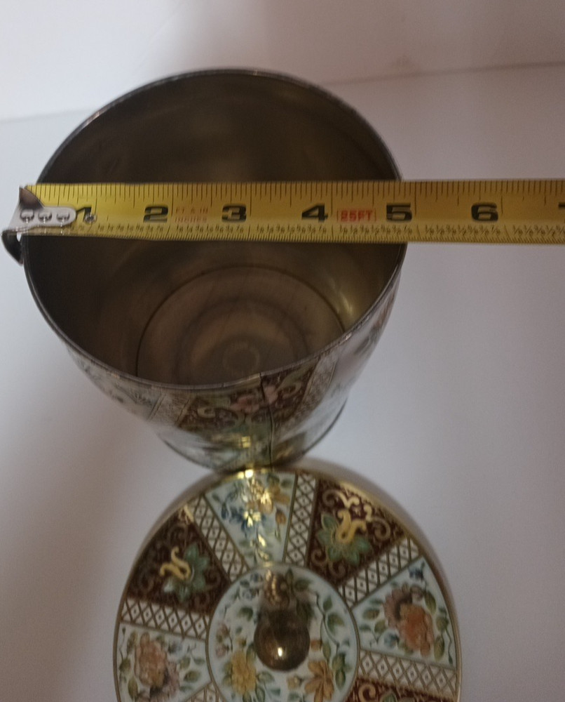 VINTAGE CONTAINER MADE IN ENGLAND TIN CONTAINER WITH LID