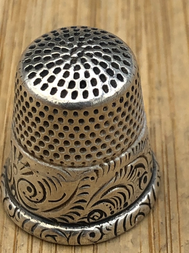 Vintage Sterling Silver Thimble, size 8, inscribed Etta