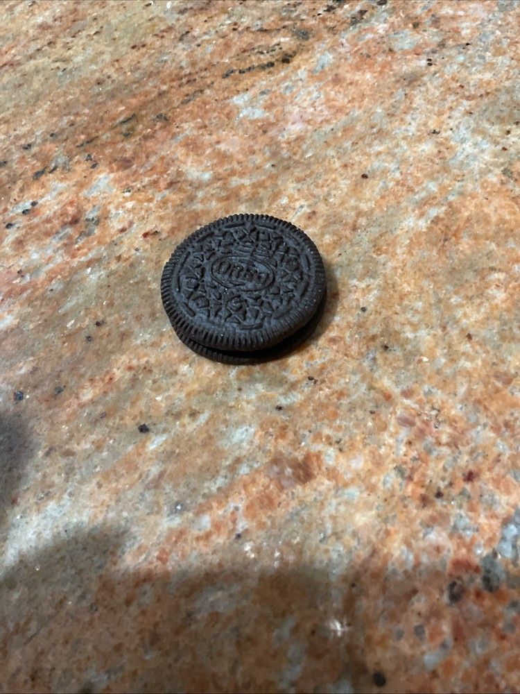 RARE INVERTED UPSIDE DOWN OREO MANUFACTURING ERROR! TOP SIDE BACKWARDS