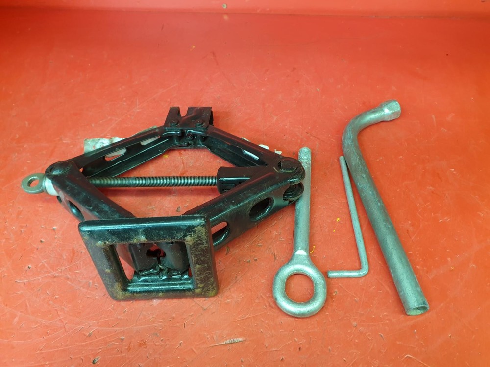 FIAT 500 JACK KIT 2012