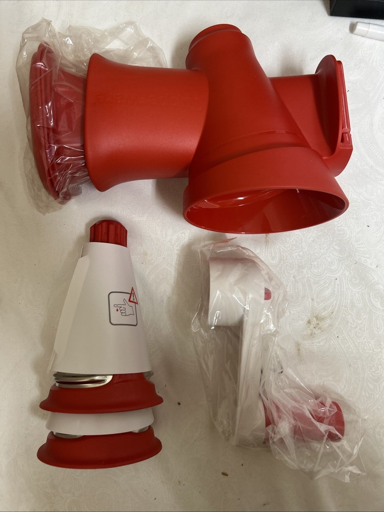 Tupperware FusionMaster Grate Master Shredder Without Base +2 Graters