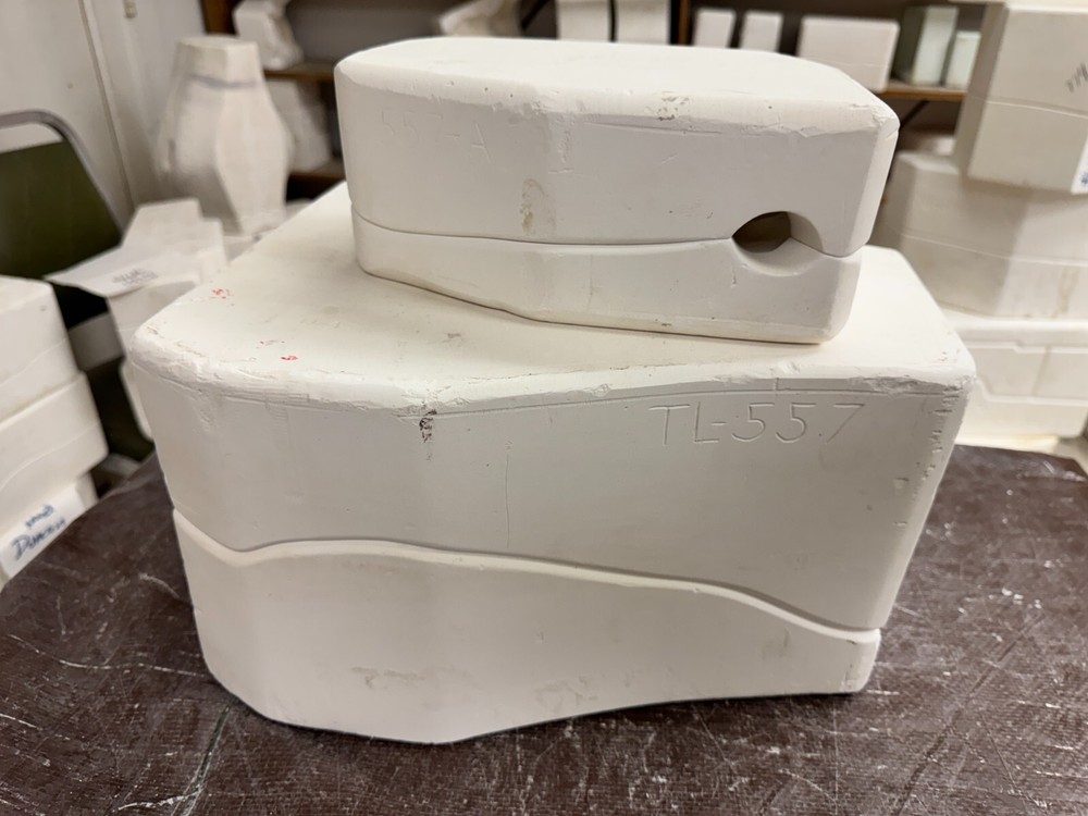 VINTAGE SCIOTO TL/DESIGN CERAMIC MOLD #TL-557 A & B TURTLE ON LOG