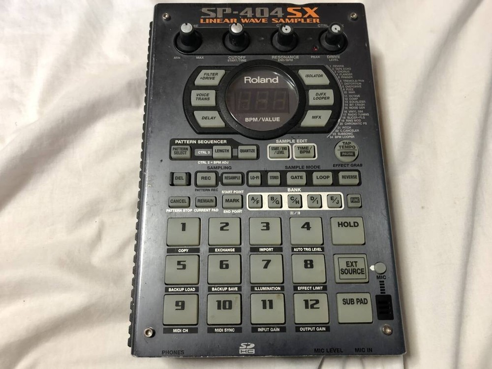 Roland SP-404SX Compact Linear Wave Sampler High capacity & high sound quality