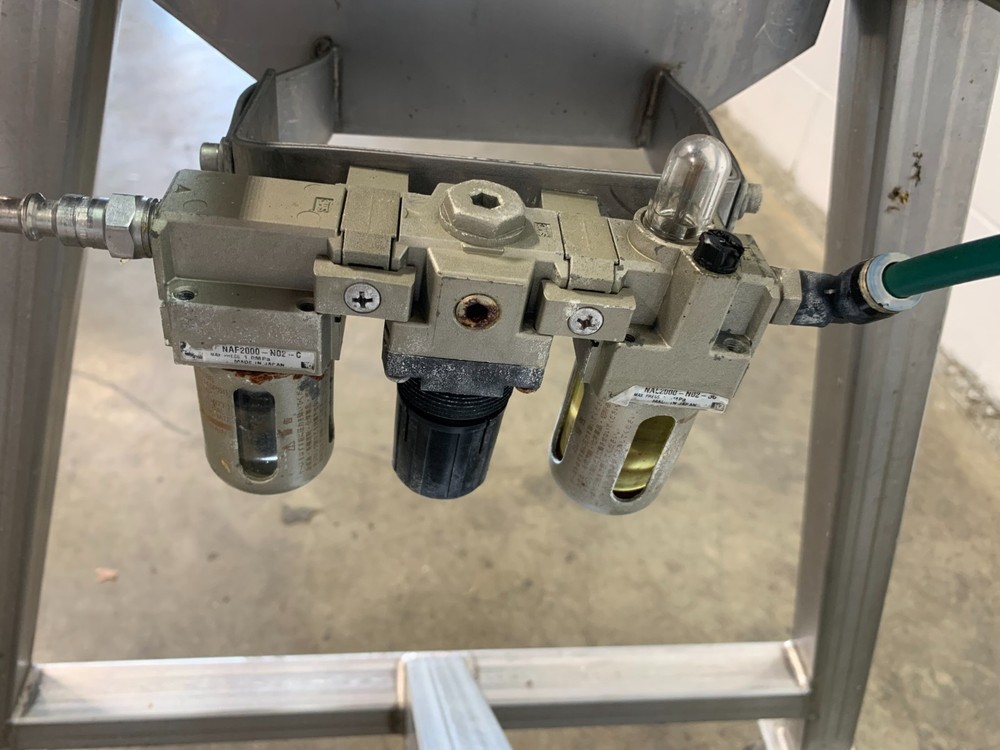 Pneumatic Meat Netting Machine