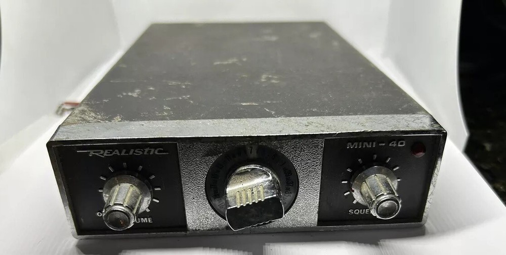 Vintage Realistic Mini-40 CB Transceiver Radio
