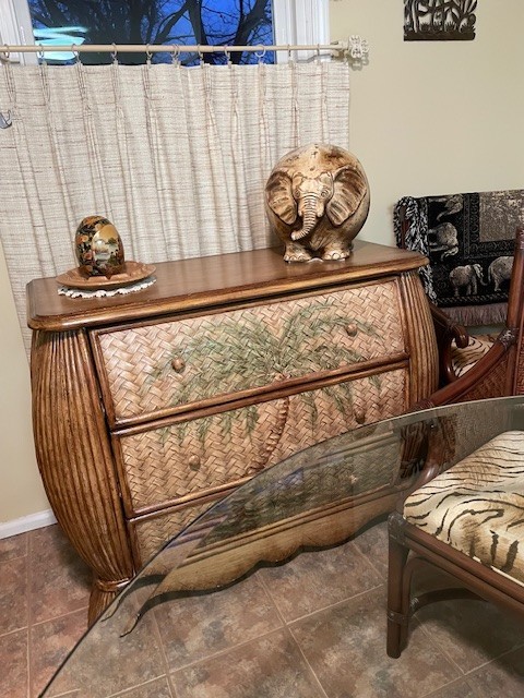 Bombay Chest