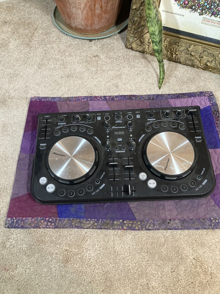 PIONEER DJ CONTROLLER MODEL DDJ-WEGO No Power