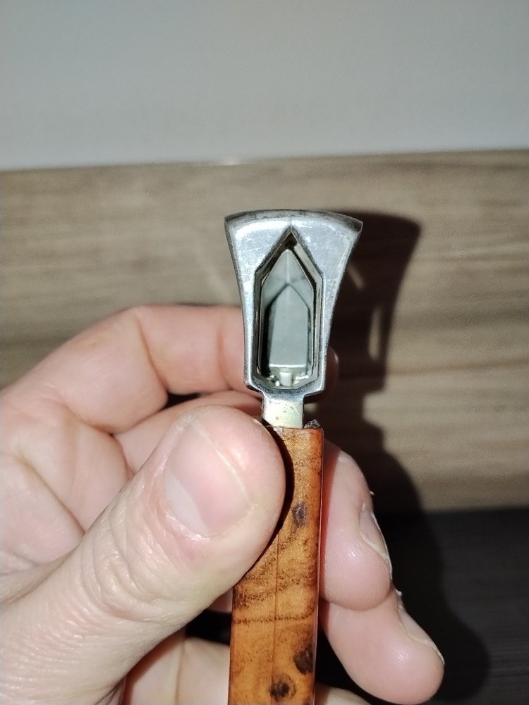 Root Color Cigar Cutter