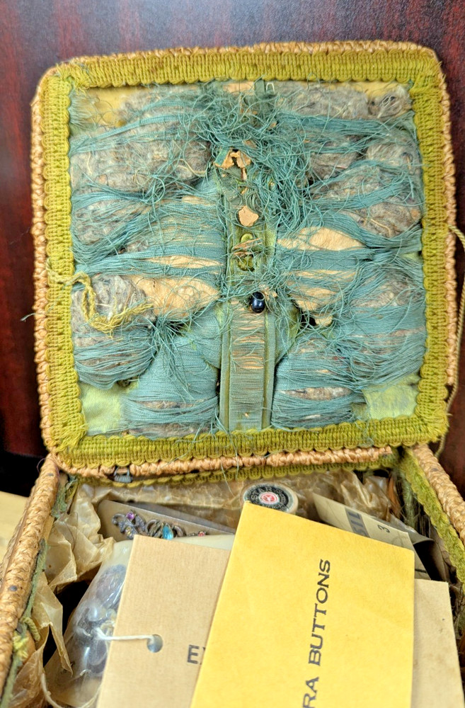 Vintage Sewing Basket Box w Thread Spools