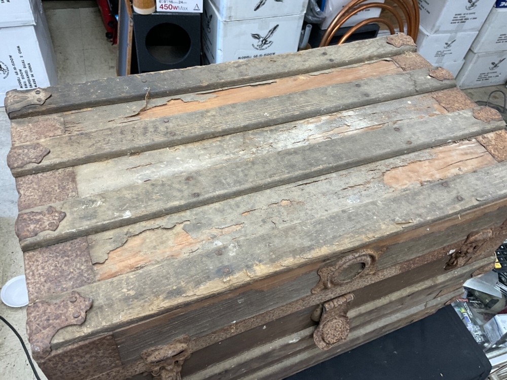 Vintages Trunk