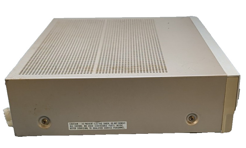 Denon DRA-400 Precision Audio Component/Tuner Amp. Powers On