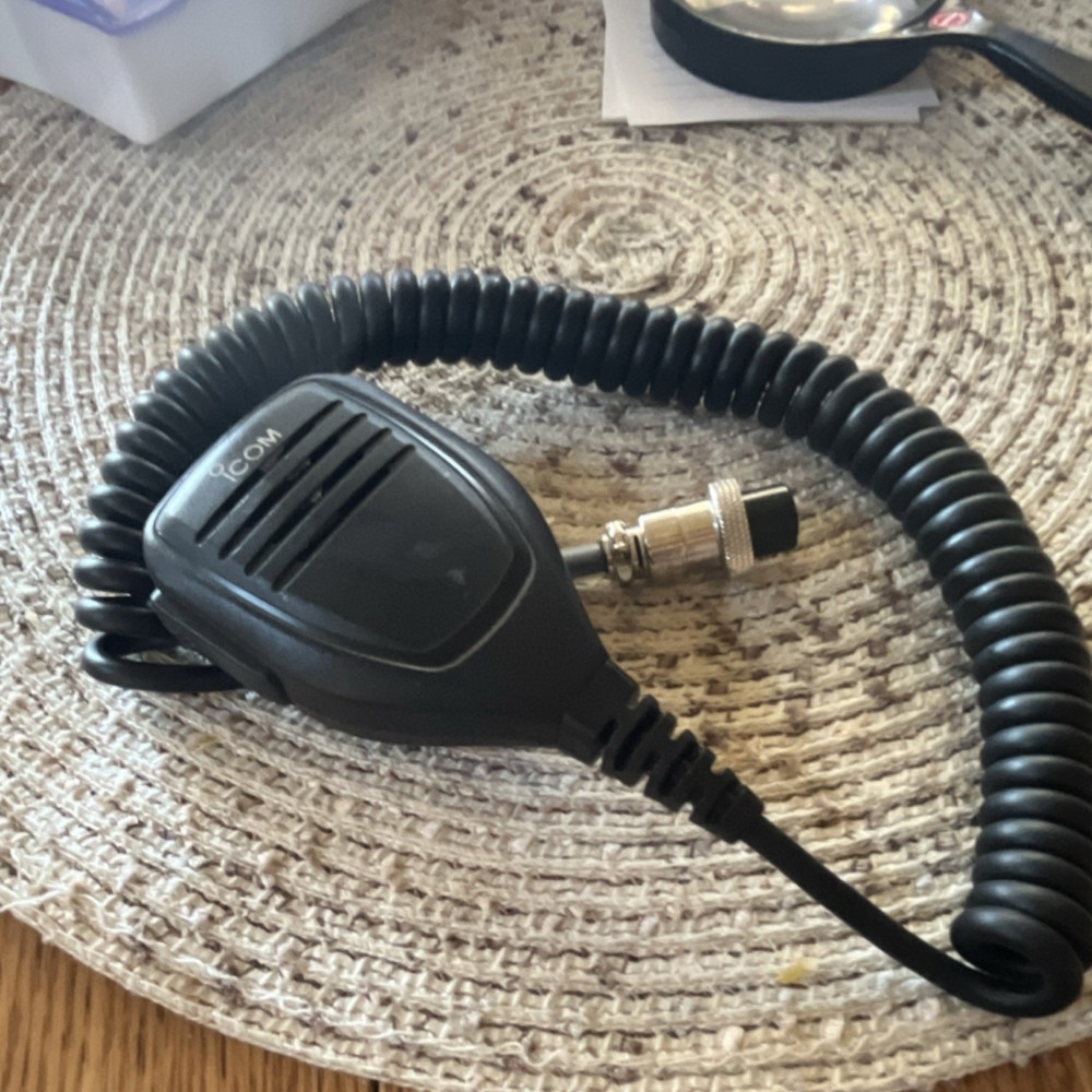 Icom HM-219 Electret Condenser Microphone for Radios and Communication Devices