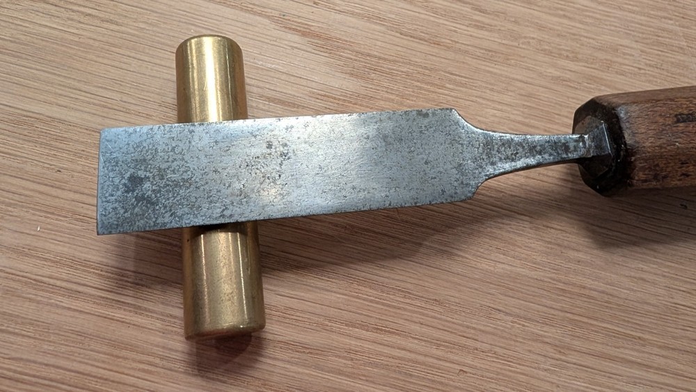 1" Thomas Ibbotson Bevel Edge Paring Chisel
